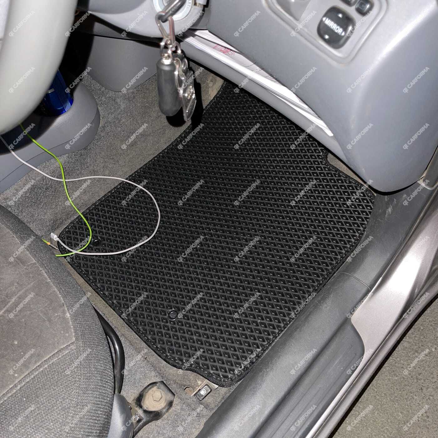 Ворсовые коврики на Toyota Vitz I 1998 - 2005 в Ростове-на-Дону Ворсовые коврики на Toyota Vitz I 1998 - 2005 в Ростове-на-Дону