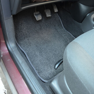 Ворсовые коврики на Ford Focus I 1998 - 2005 в Ростове-на-Дону Ворсовые коврики на Ford Focus I 1998 - 2005 в Ростове-на-Дону